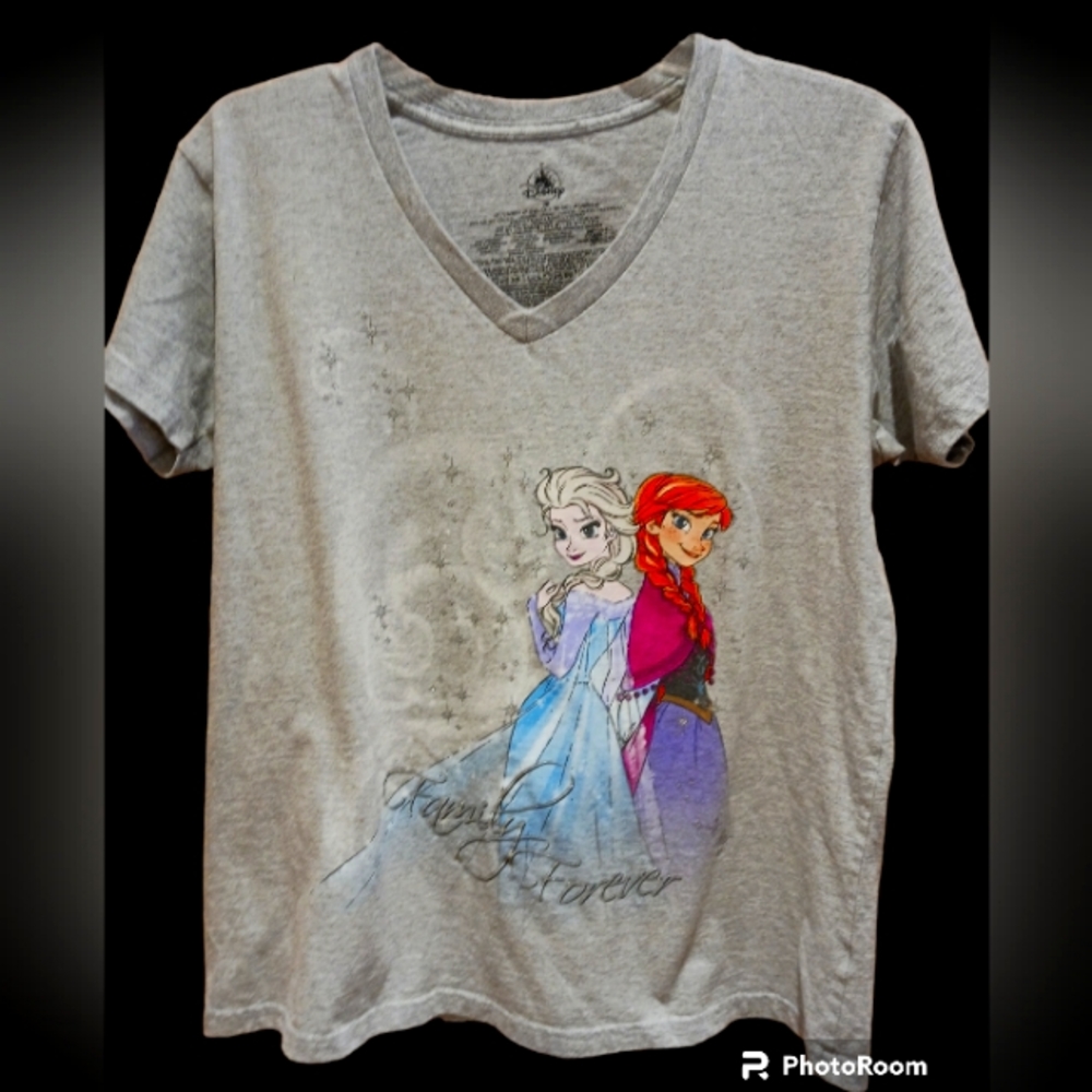 Disney Frozen "Family Forever"tee GUC M